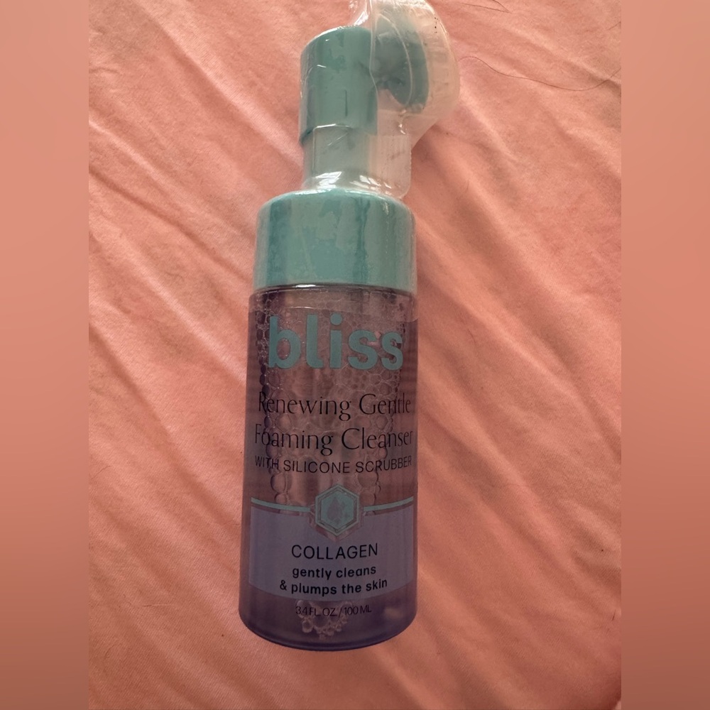 Nwt bliss renewing gentle foaming cleanser